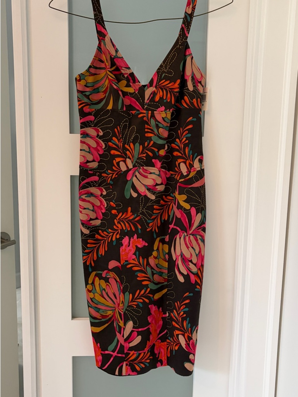 David Meister Floral Sheath Dress with V-Neck in Black and Pink